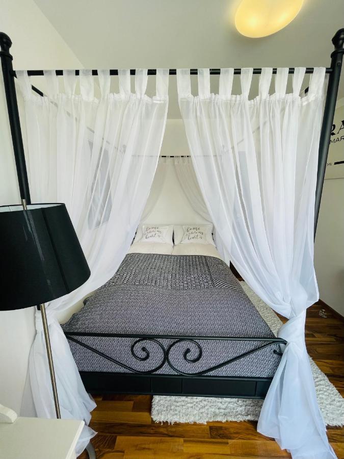 Little Cute Homey Apartman Satu Mare Exterior photo