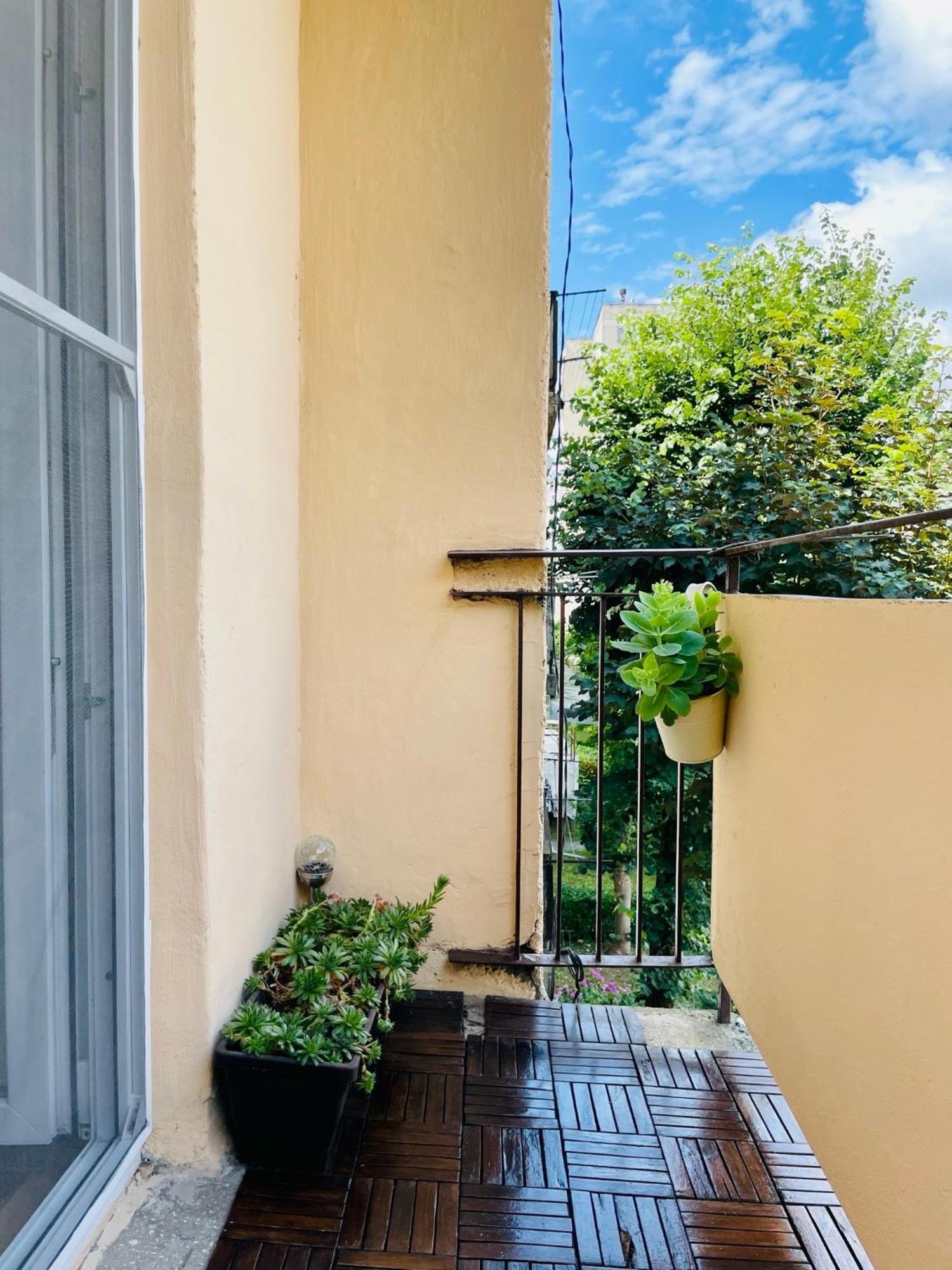 Little Cute Homey Apartman Satu Mare Exterior photo