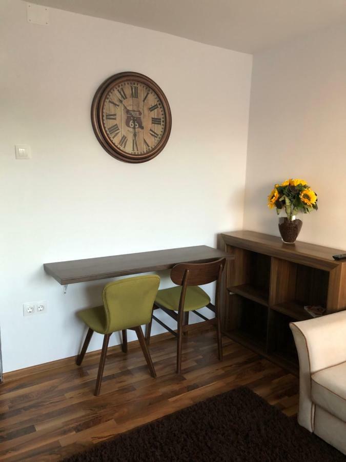 Little Cute Homey Apartman Satu Mare Exterior photo